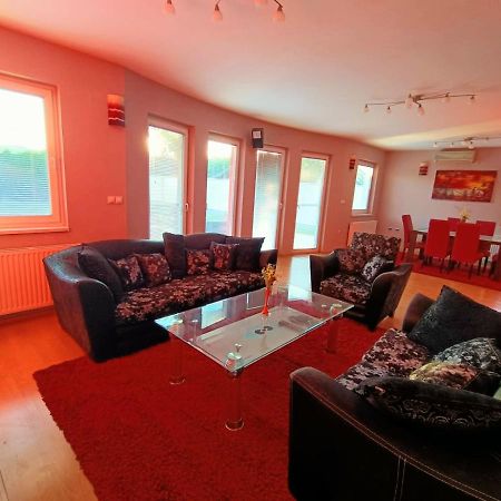 Modrica Villa 2 Etagen Mit Grossen Garten מראה חיצוני תמונה