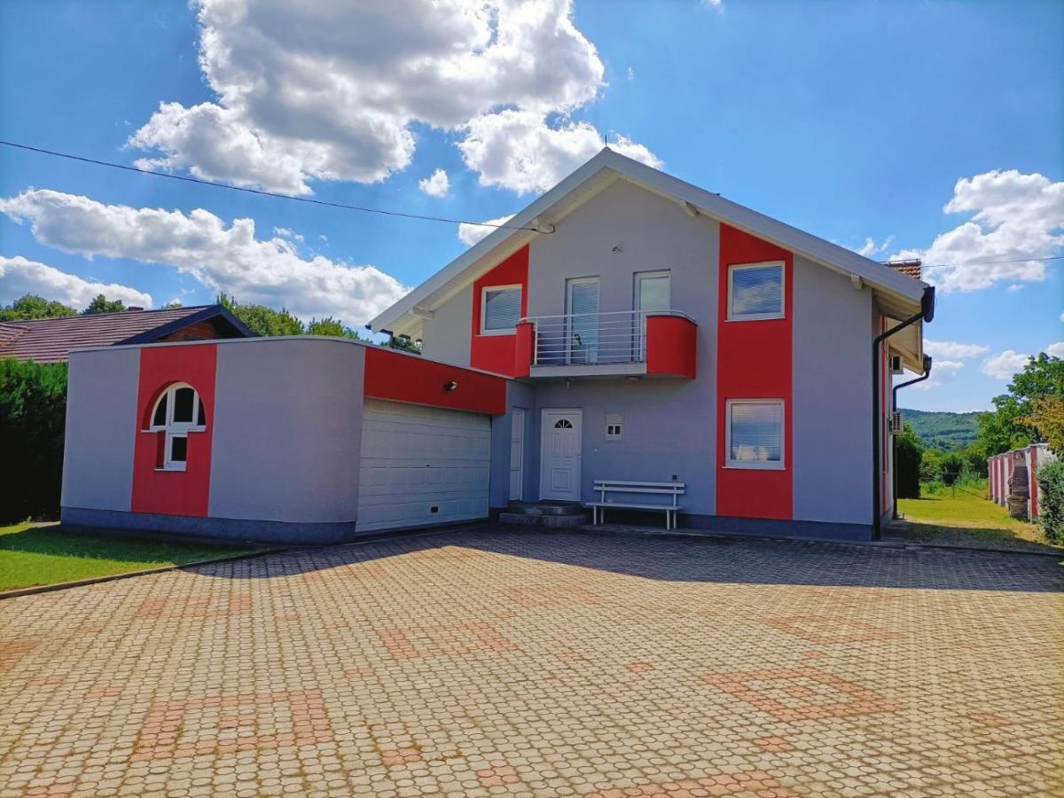 Modrica Villa 2 Etagen Mit Grossen Garten מראה חיצוני תמונה
