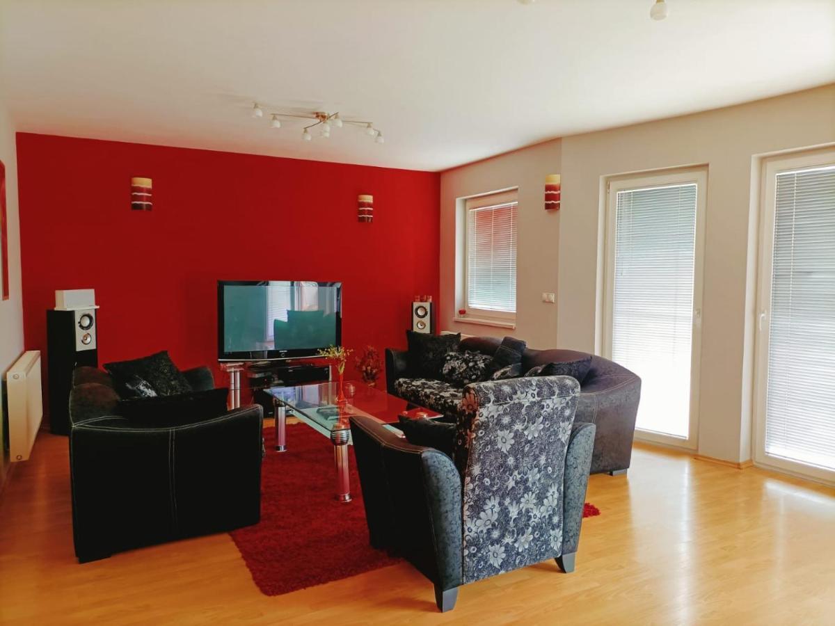 Modrica Villa 2 Etagen Mit Grossen Garten מראה חיצוני תמונה